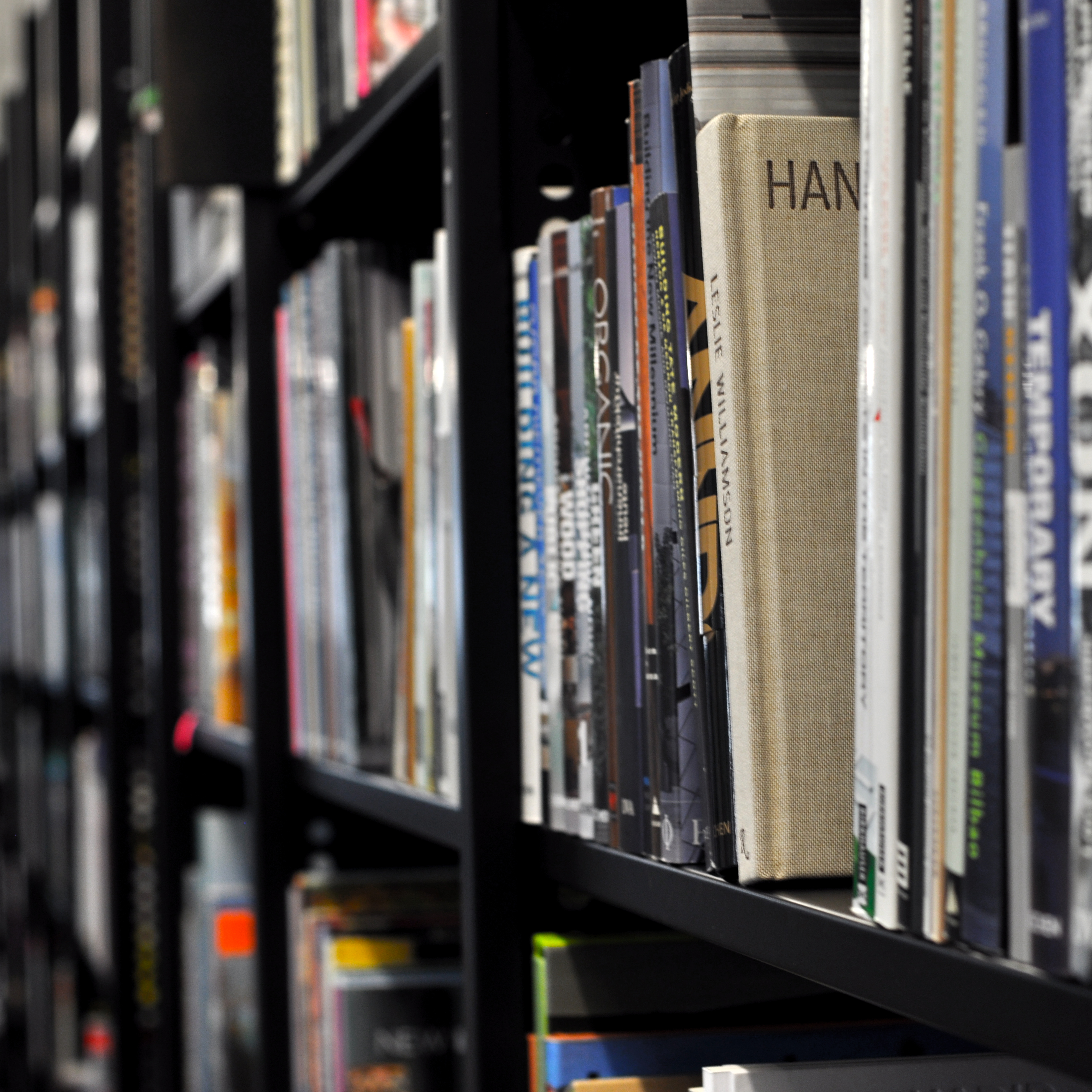 Bücherregal